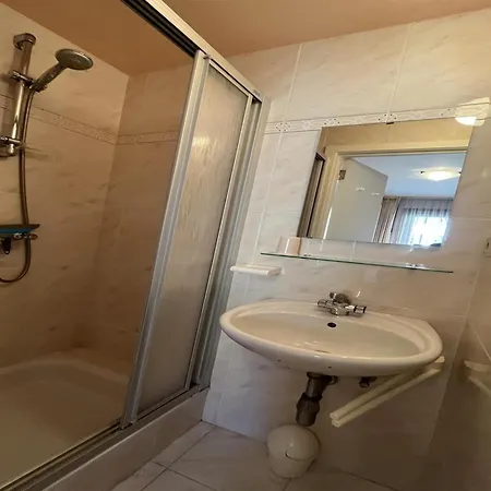 Cozy 4th Floor 크노케-하이스트